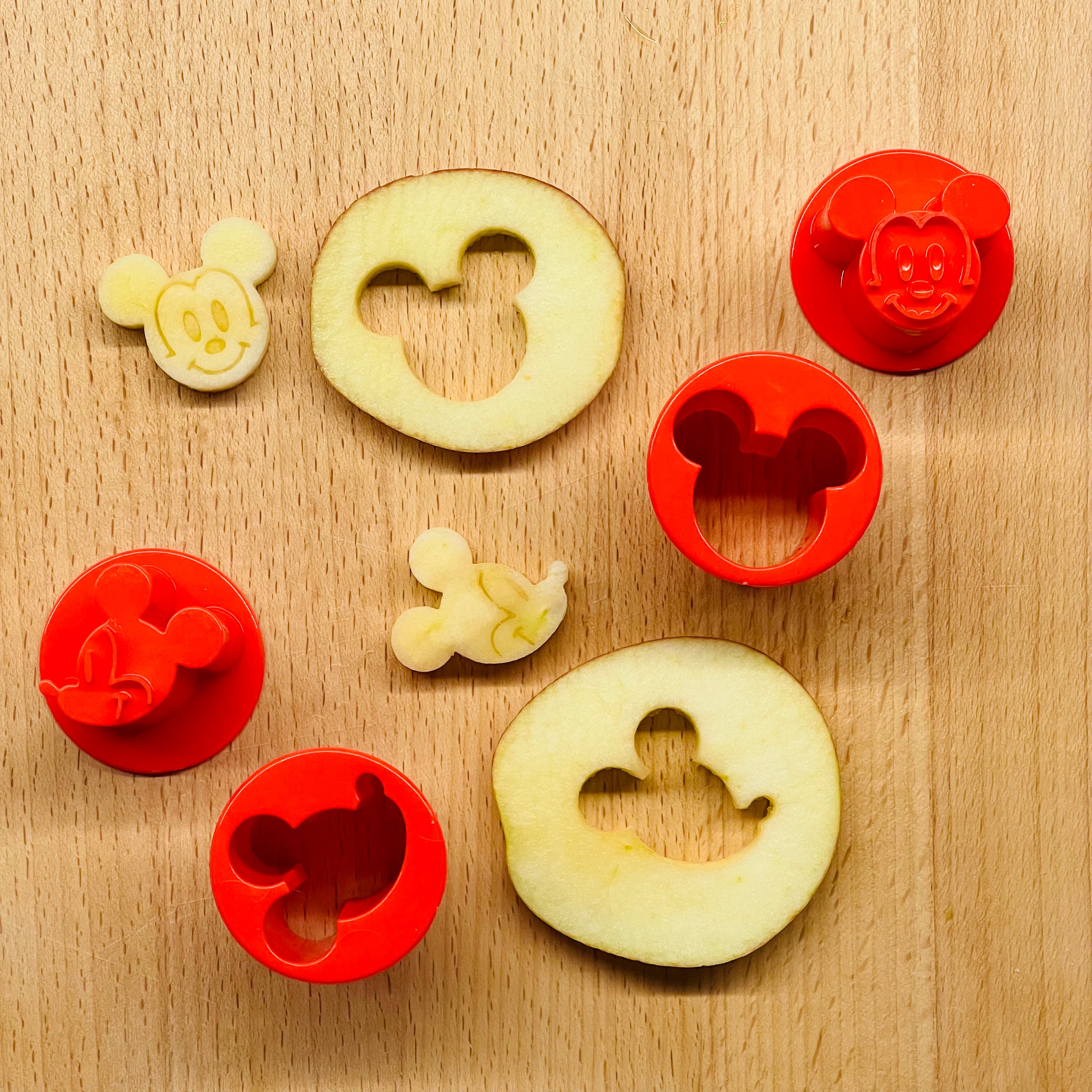 Vykrajovátko na zeleninu, ovoce, sýr Mickey Mouse