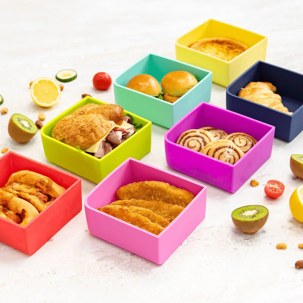 MontiiCo FEAST čtvercový silikonový tác Matcha