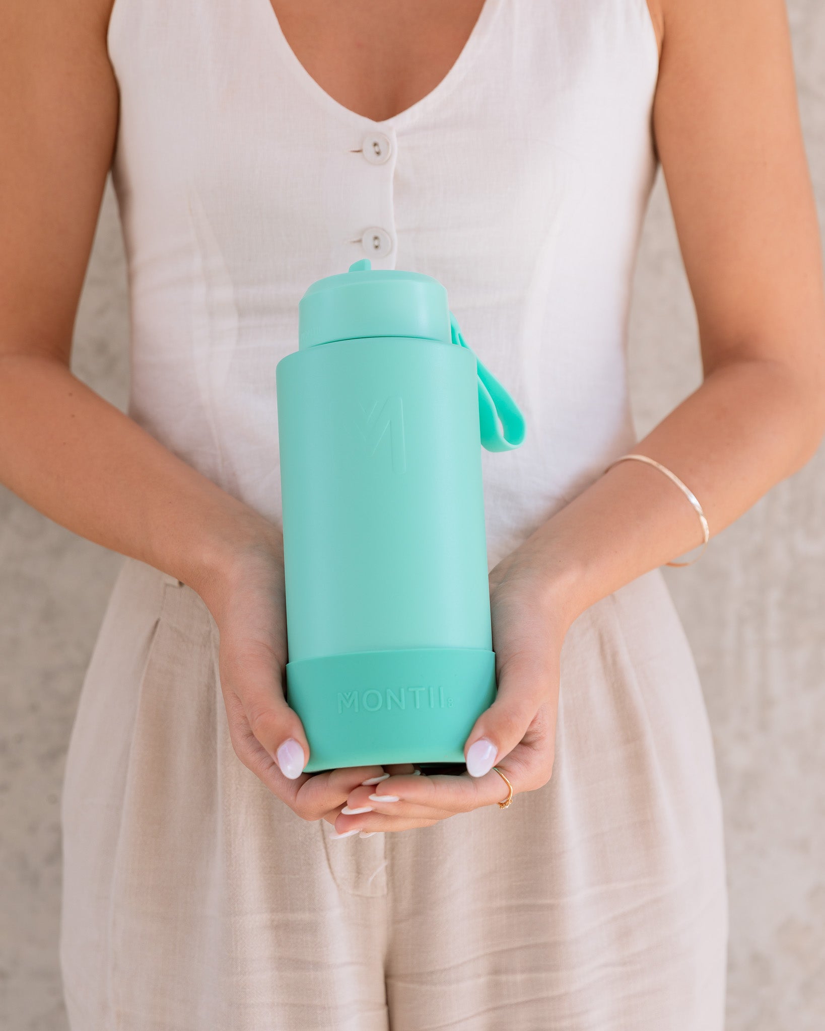 Montii Fusion 1l- termoizolační láhev Laguna s cucacím víčkem