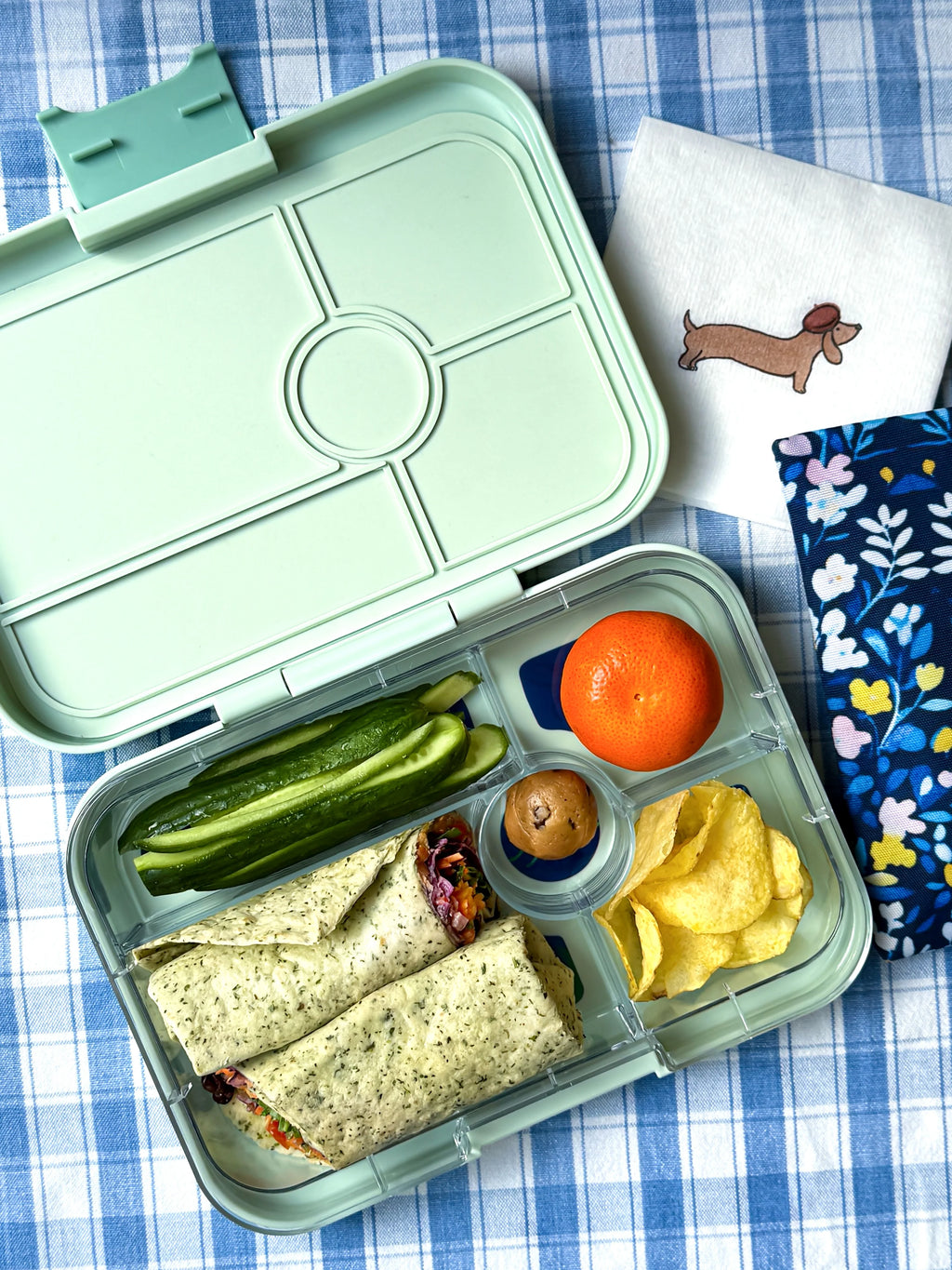 Yumbox XL Tapas 5 oddělení zelená šalvěj