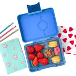 Načíst obrázek do prohlížeče Galerie, Yumbox Snack 3 oddělení pravá modrá s potiskem (obláčky)
