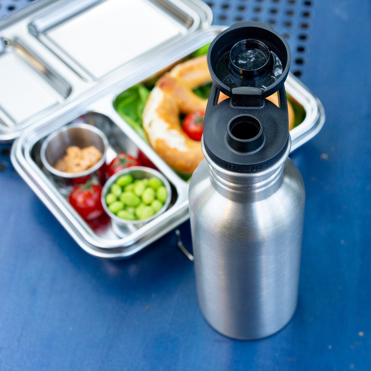 Sportovní free flow víčko pro všechny láhve Lekkabox - černá