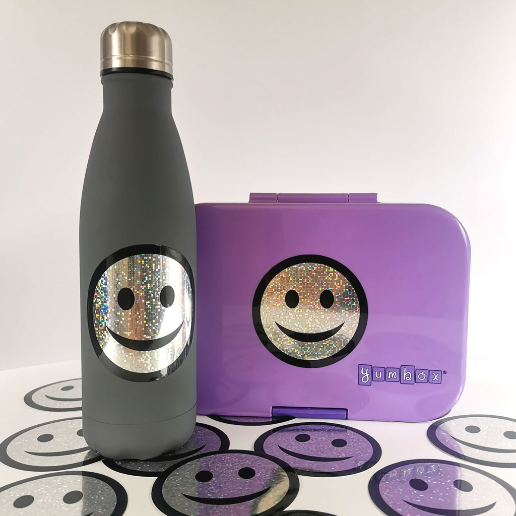 Třpytivá voděodolná nálepka Smiley