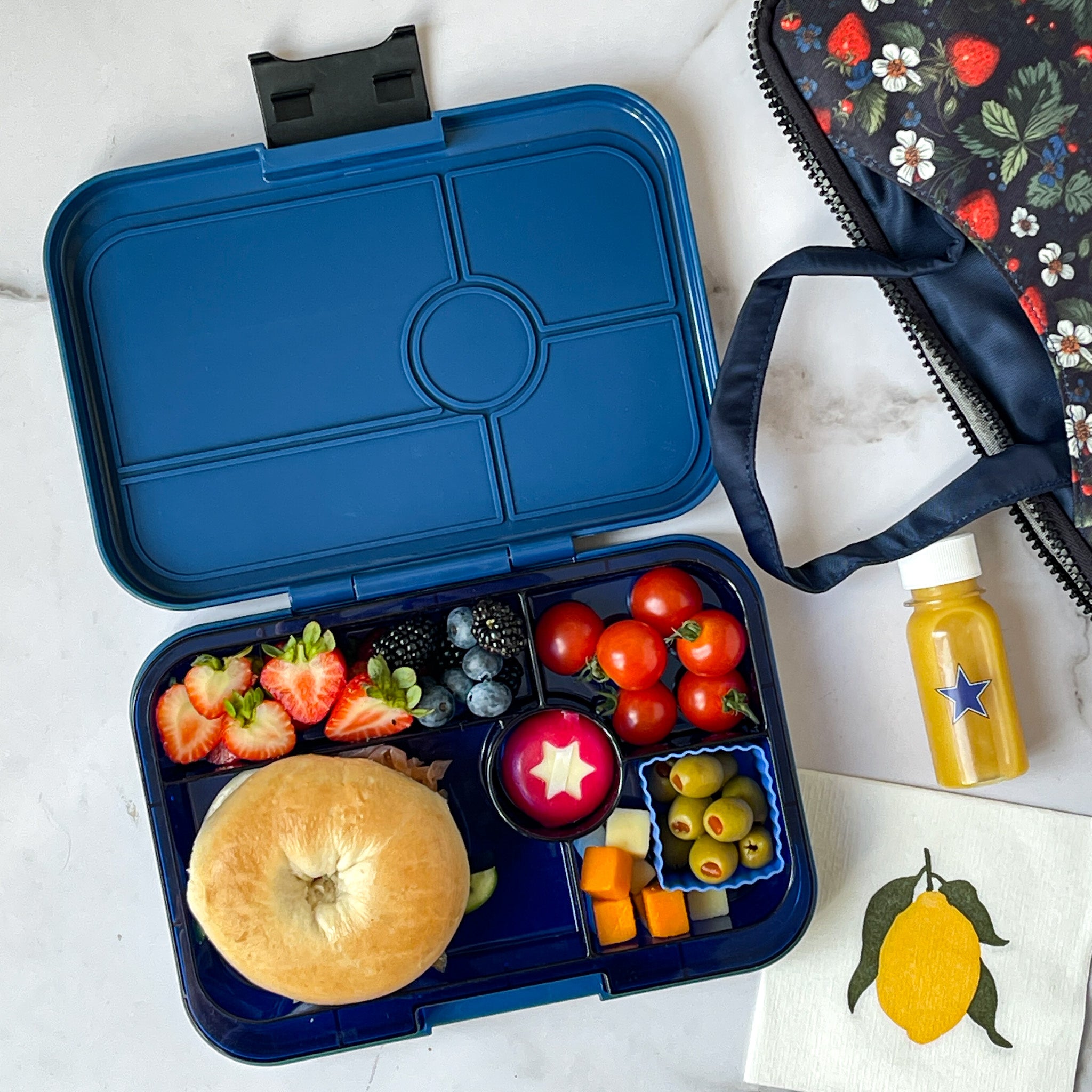 Yumbox XL Tapas 5 oddělení modrá Monte Carlo (transparetní modrý tác)