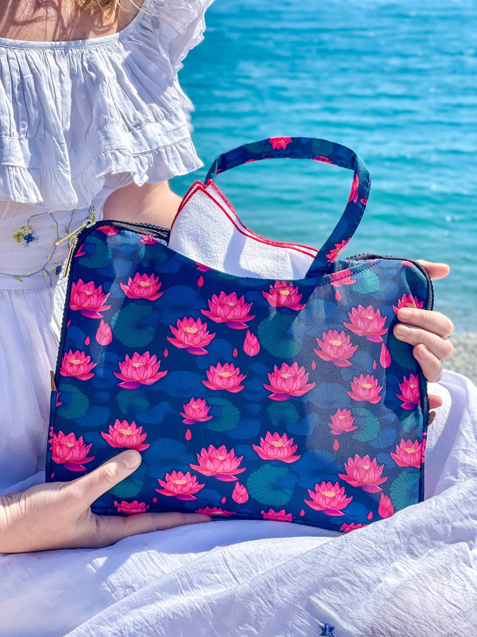 Yumbox POCHE termo izolační taštička na lunchbox s ušima - Lotus