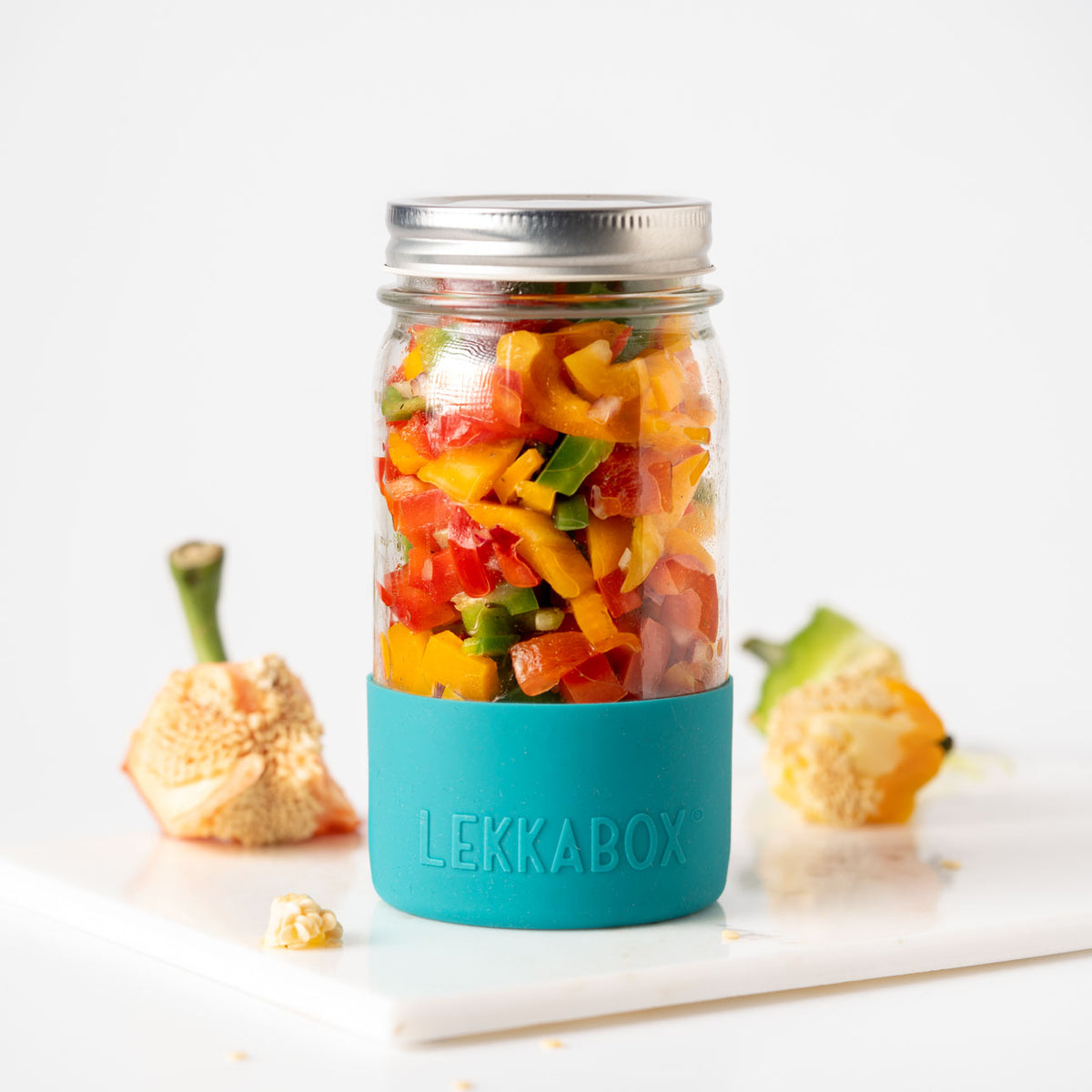 LEKKABOX Meal Prep – skleněná dóza s víčkem a silikonovým chráničem, 500 ml oceán