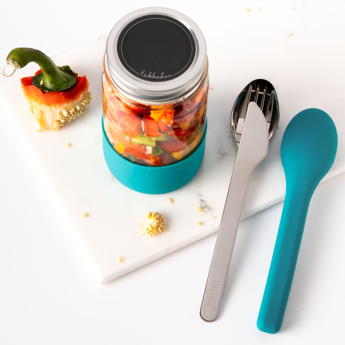 LEKKABOX Meal Prep – skleněná dóza s víčkem a silikonovým chráničem, 500 ml oceán