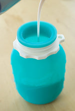 Načíst obrázek do prohlížeče Galerie, Squeasy Snacker Mini - silikonová kapsička 100ml tyrkysová
